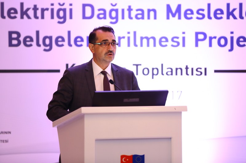 Elektrik dağıtımında ilk mesleki yeterlilik belgeleri verildi