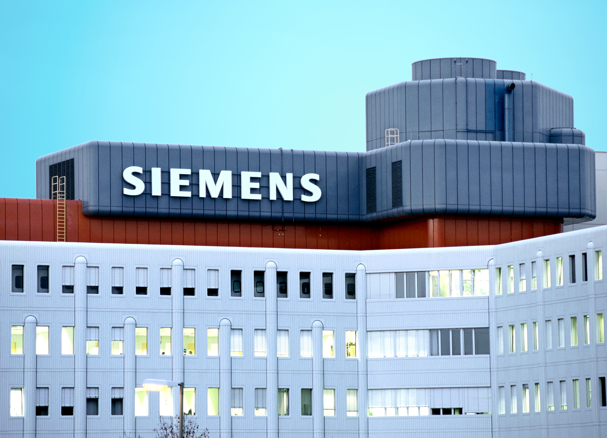 Siemens AG, Rusya’ya enerji ekipmanı teslimatını durdurdu