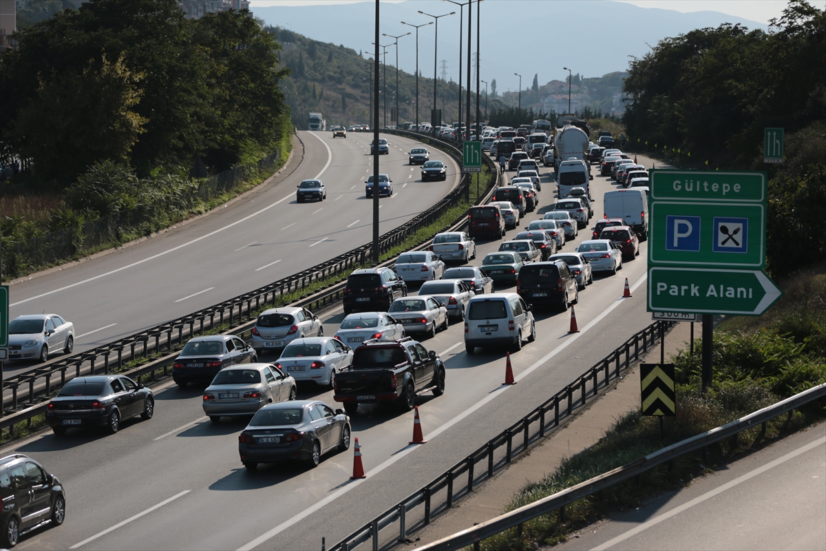 Trafiğe 1 ayda 117 bin 477 aracın kaydı yapıldı