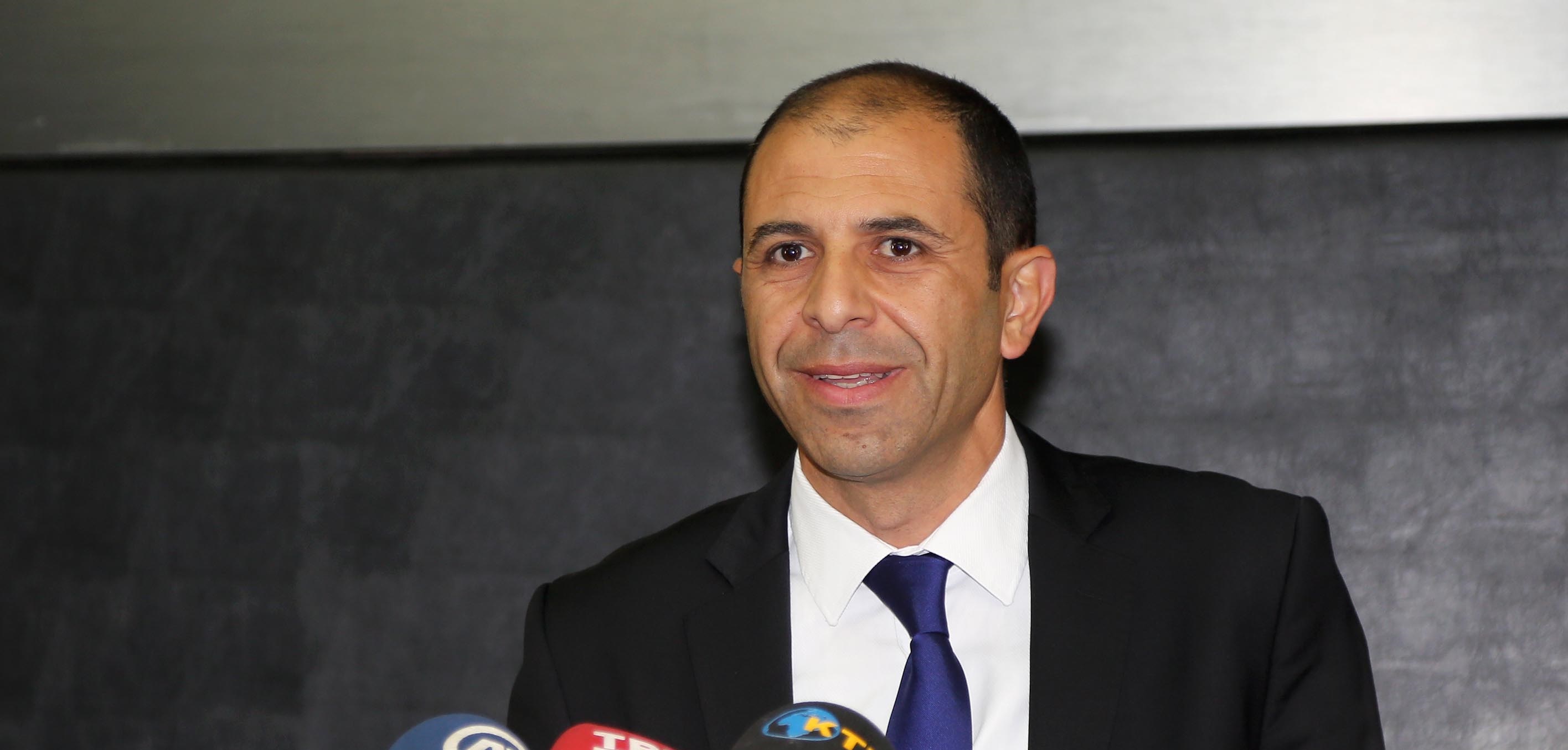 Özersay: “Ya beraber arayacağız ya da her şey duracak”