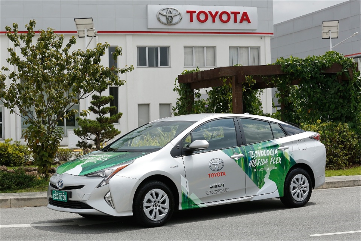 Toyota’dan ilk alternatif yakıtlı hibrit araç prototipi