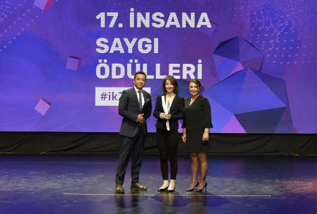 TOTAL Oil Türkiye “Kariyer.net İnsana Saygı Ödülü”nü kazandı