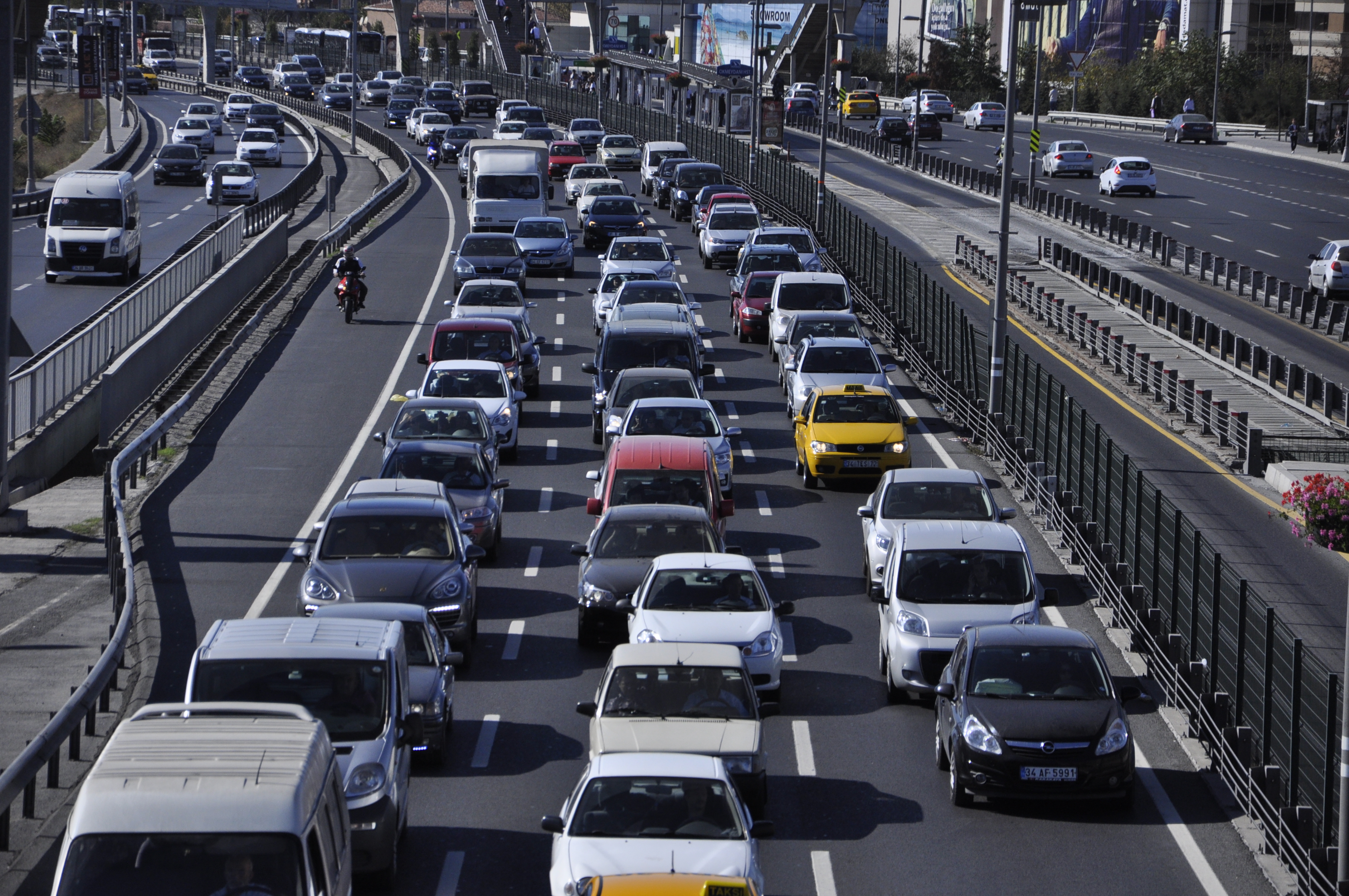 Motorlu kara taşıtları istatistikleri açıklandı