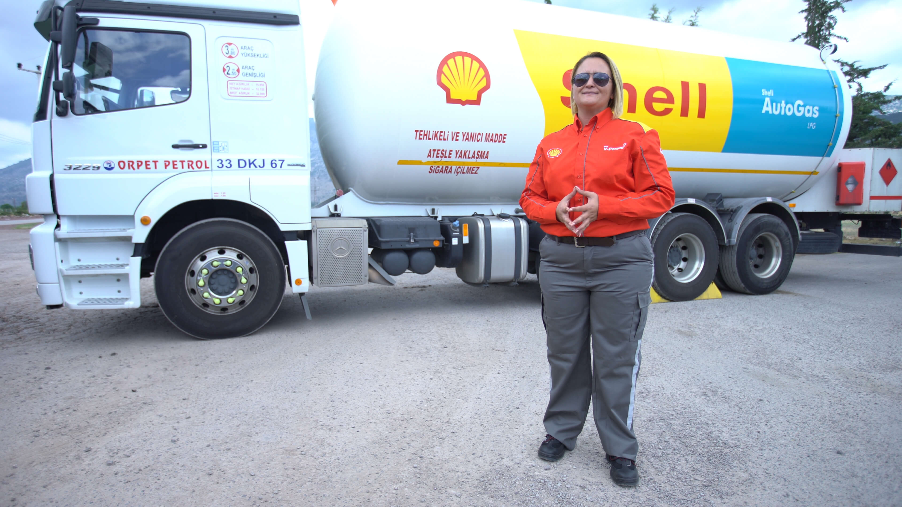 Türkiye’nin ilk kadın LPG tankeri sürücüsü Shell’de görevine başladı