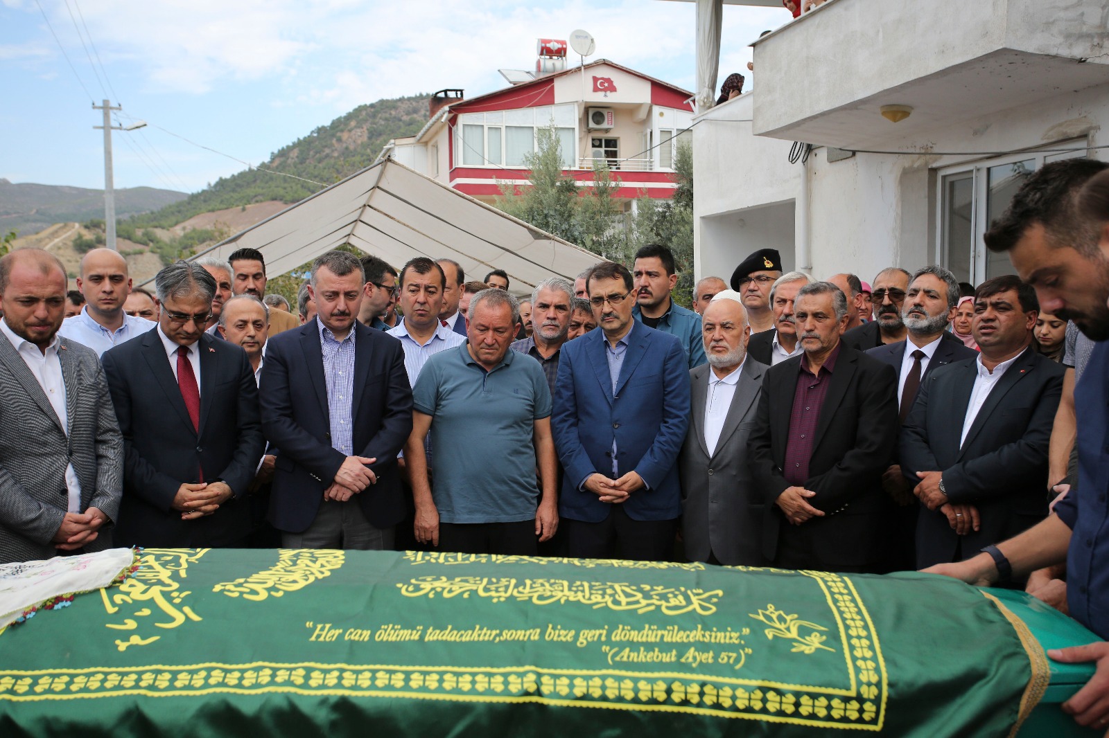 Bakan Dönmez’in halası son yolculuğuna uğurlandı