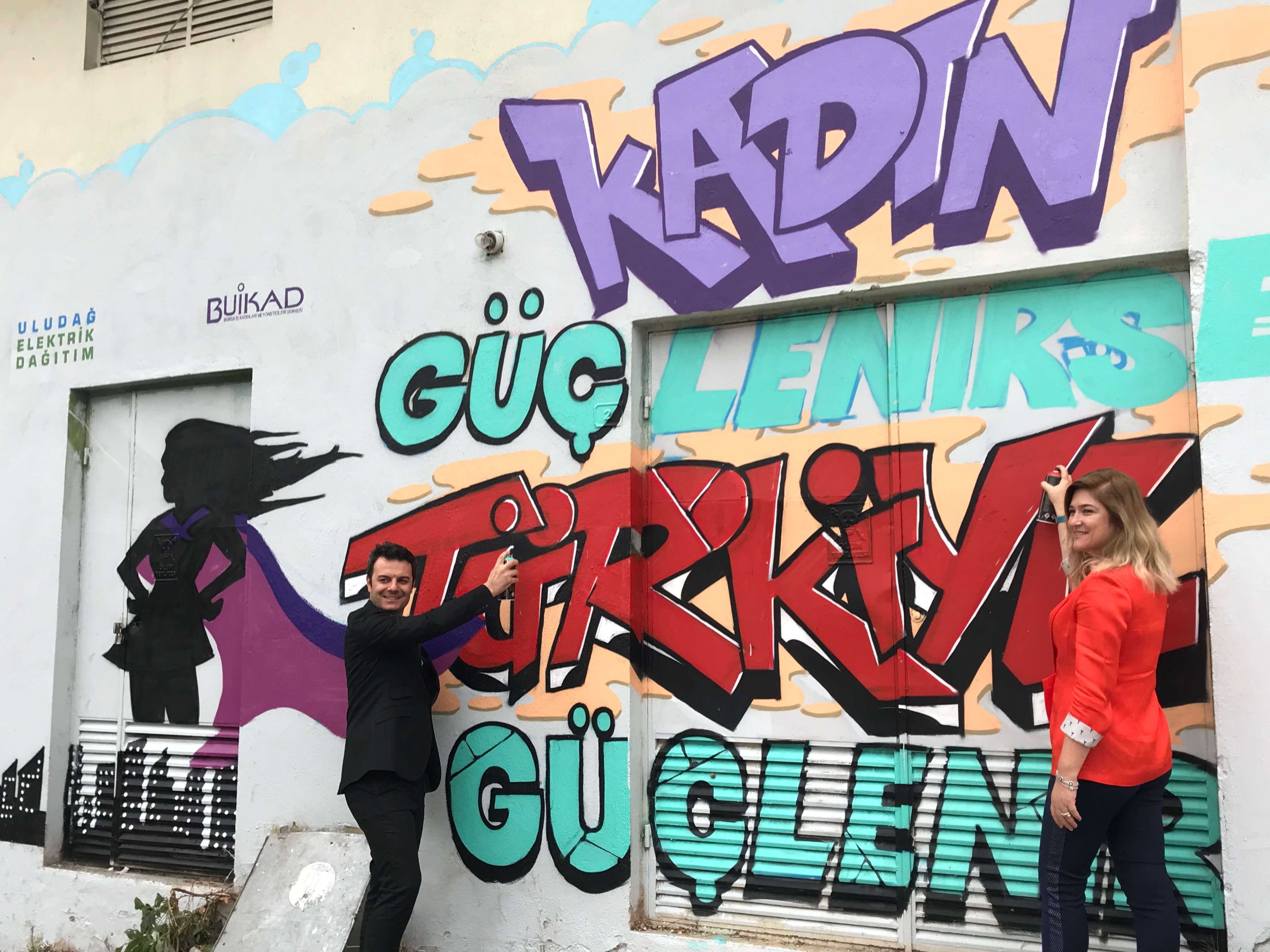 Kadının iş hayatındaki rolü trafolara işlendi