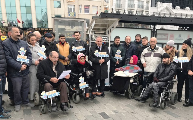 CK Enerji’den Taksim’e akülü sandalye şarj istasyonu