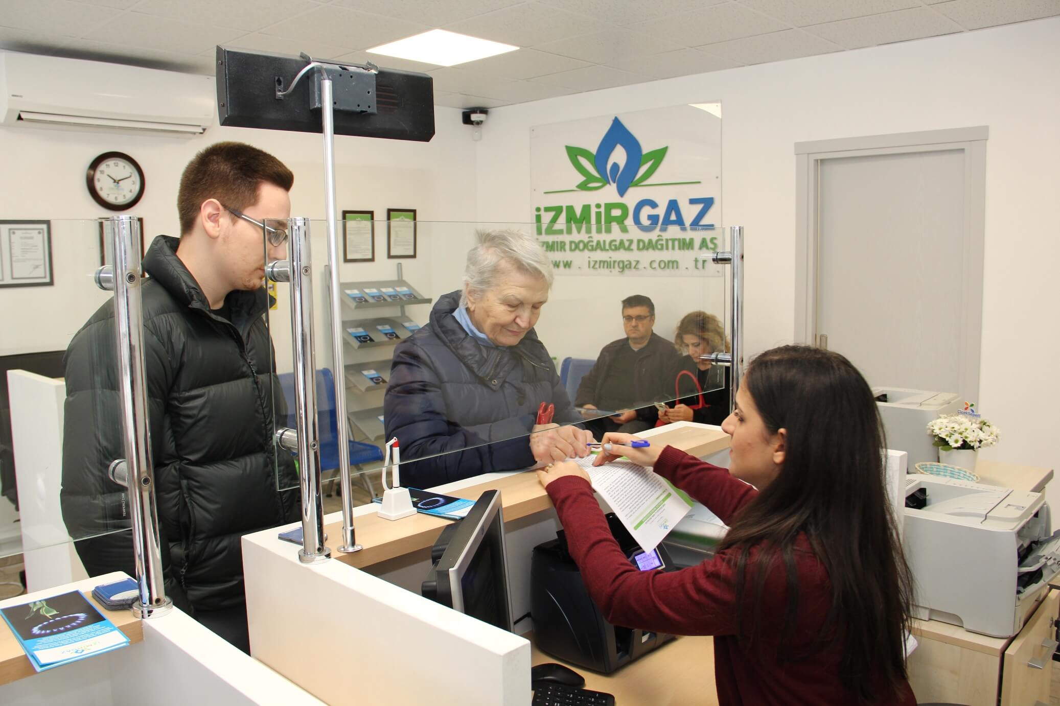 Güzelbahçe’ye abone merkezi açıldı