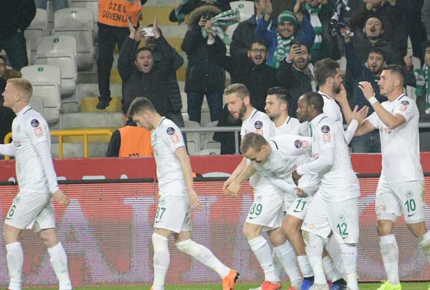 LUKOIL’den Konyaspor ile resmi forma sponsorluğu anlaşması