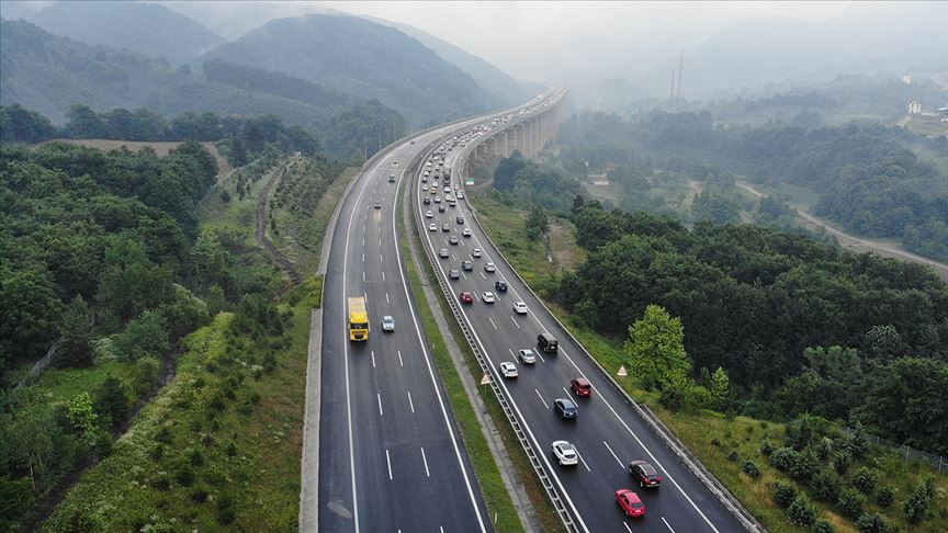 Trafiğe kaydı yapılan araçların yarısı benzinli