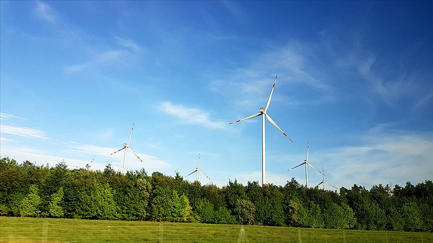 Dünyada yenilebilir enerji santrali kurulumları düşecek