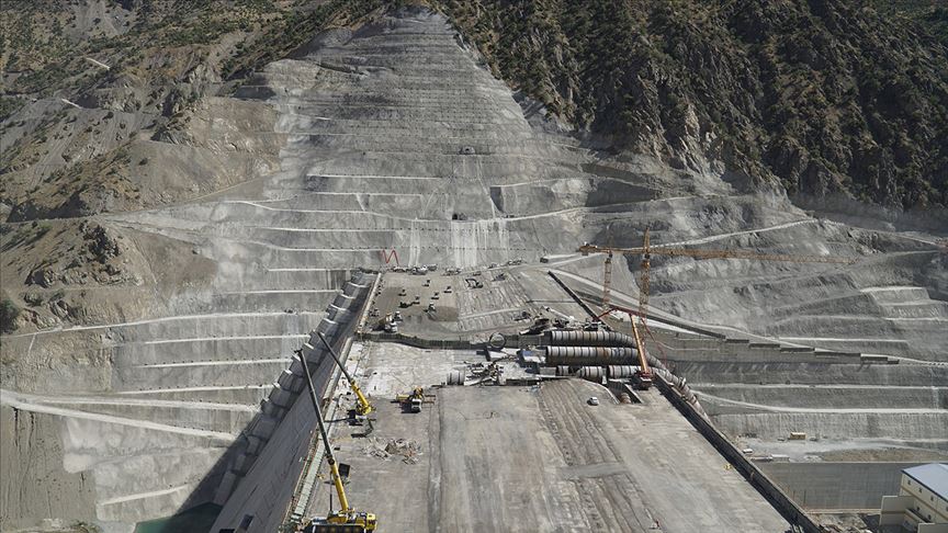 Çetin Barajı’nda enerji üretimi başladı