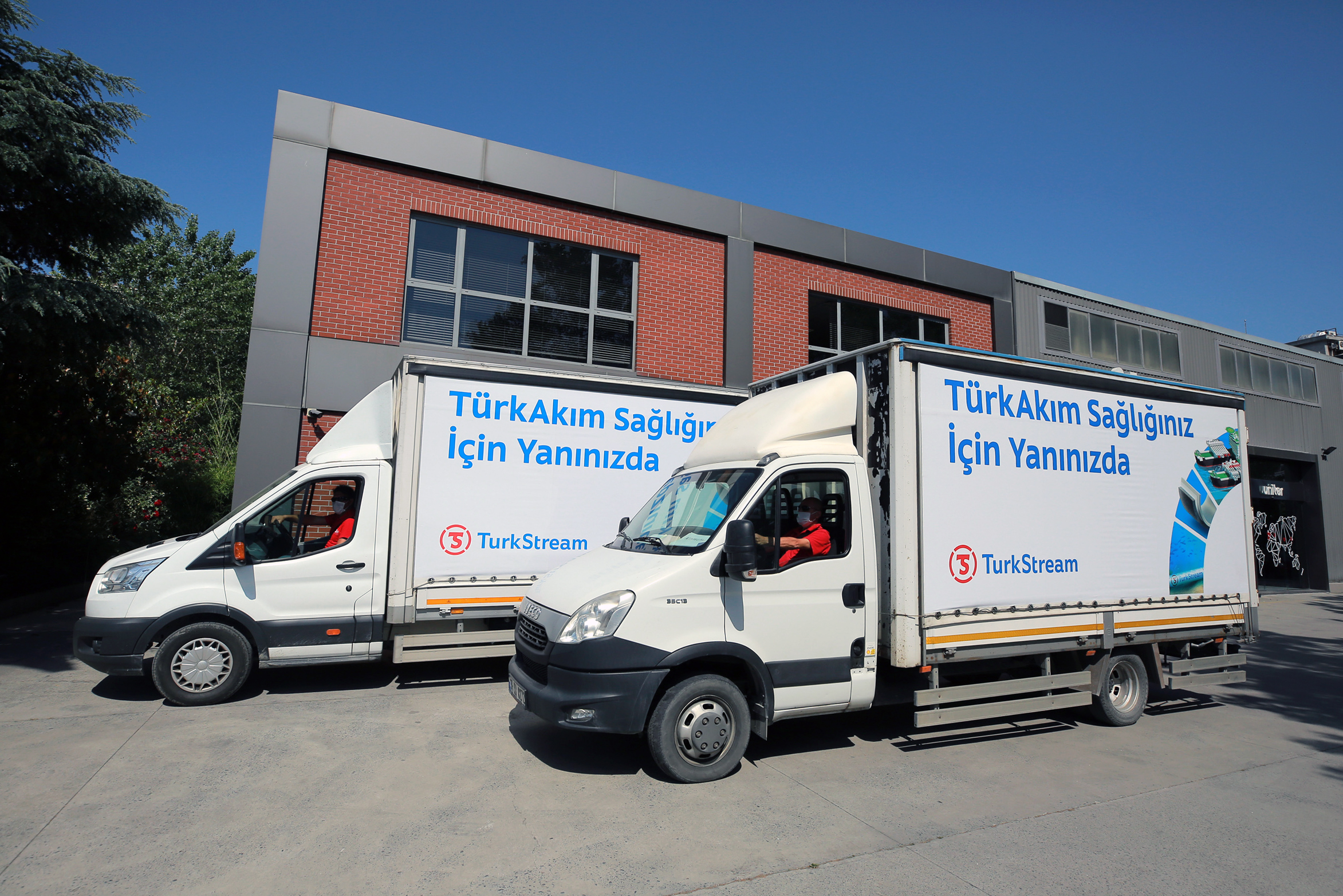 TürkAkım, Kıyıköy halkına ve hastanelere sağlık malzemesi bağışladı