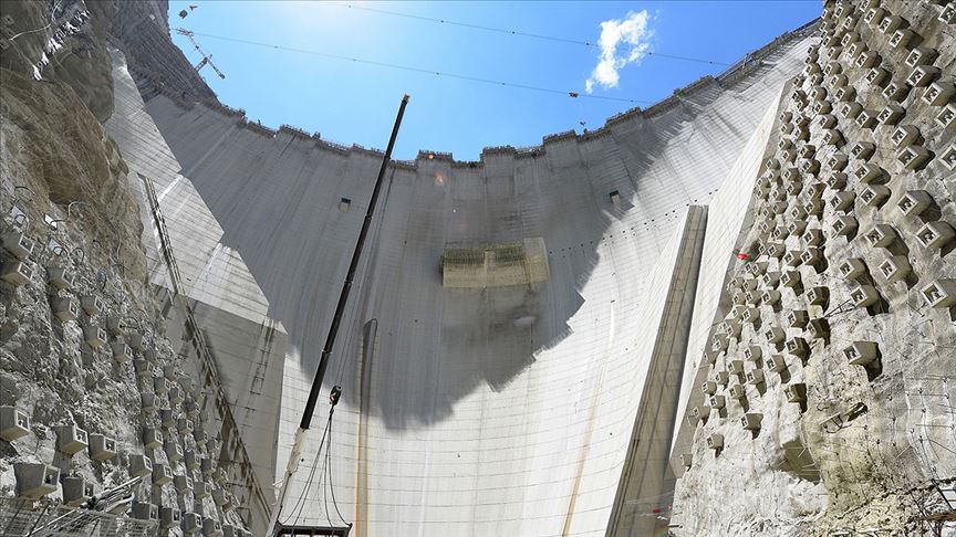 Yusufeli Barajı’nın gövde yüksekliğinde 214 metreye ulaşıldı