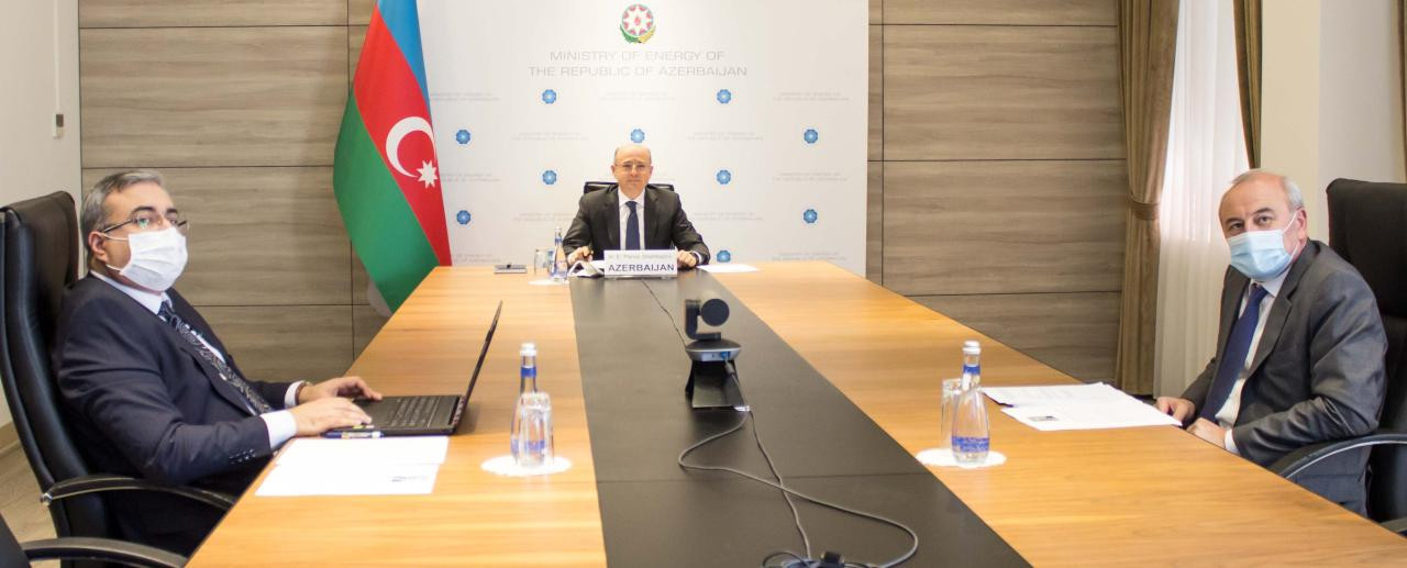 Azerbaycan ve İngiltere, enerji iş birliğini görüştü
