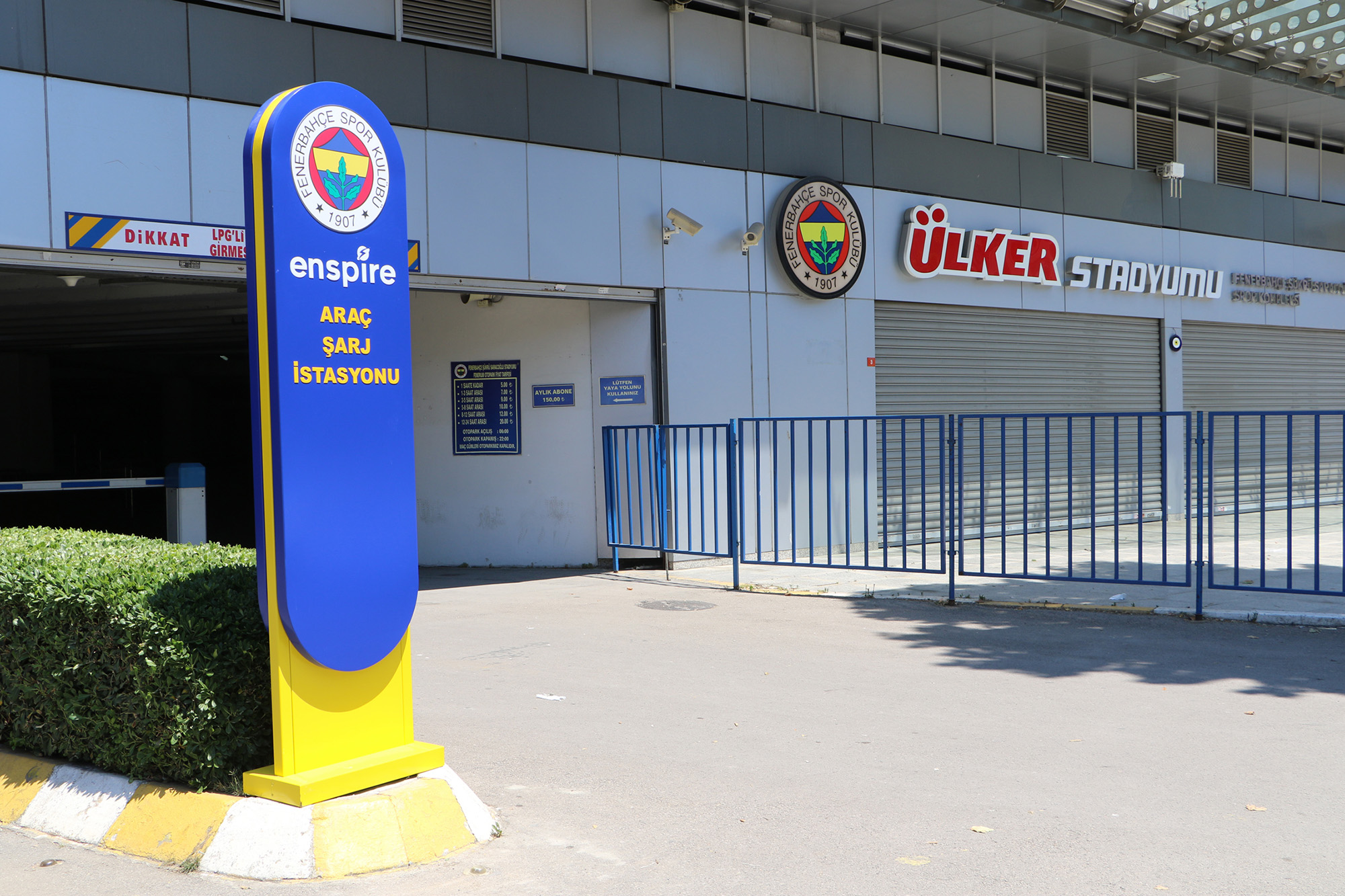Fenerbahçe, stada ve tesislere elektrikli şarj istasyonu kurdu