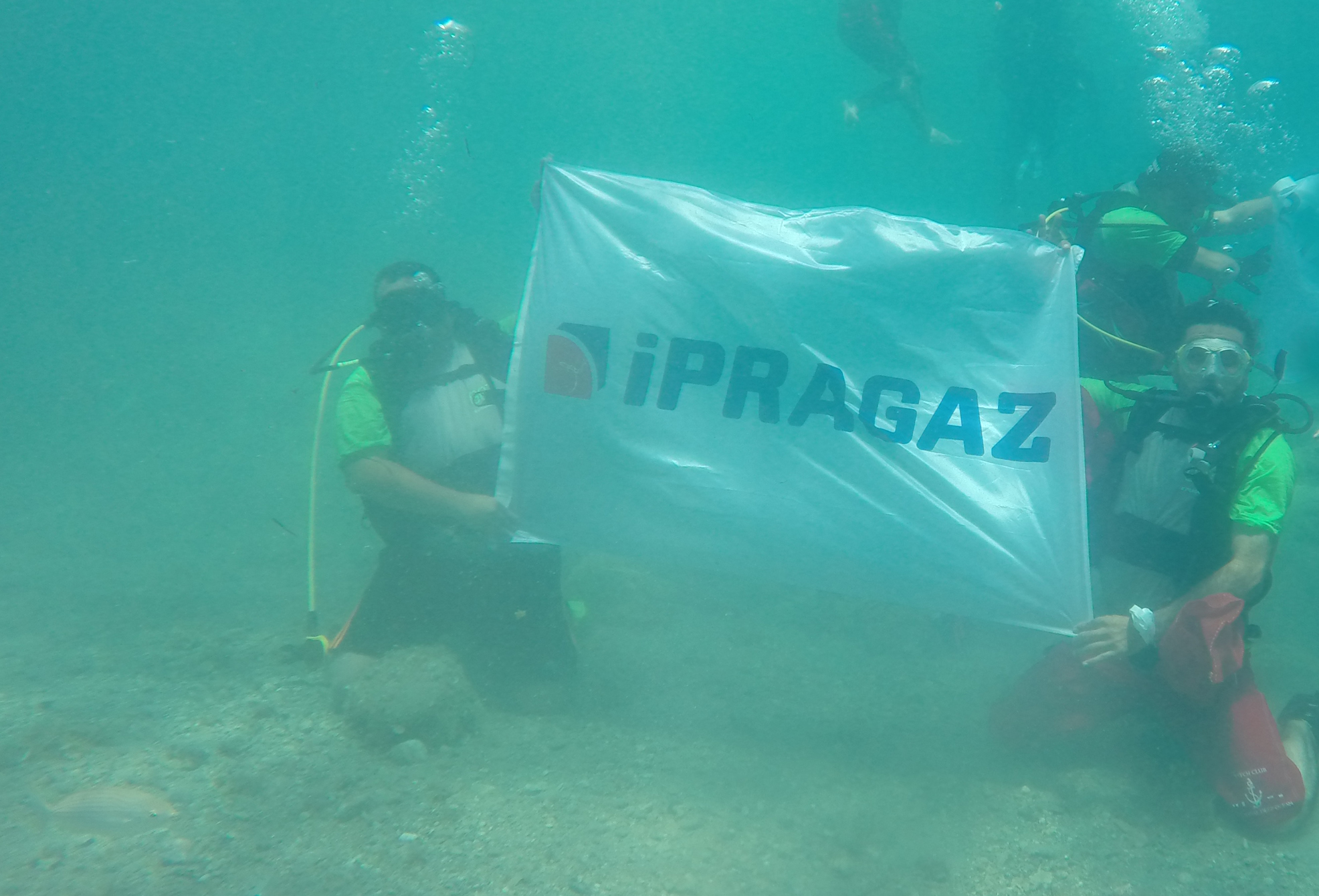 İpragaz çalışanlarından deniz temizliği