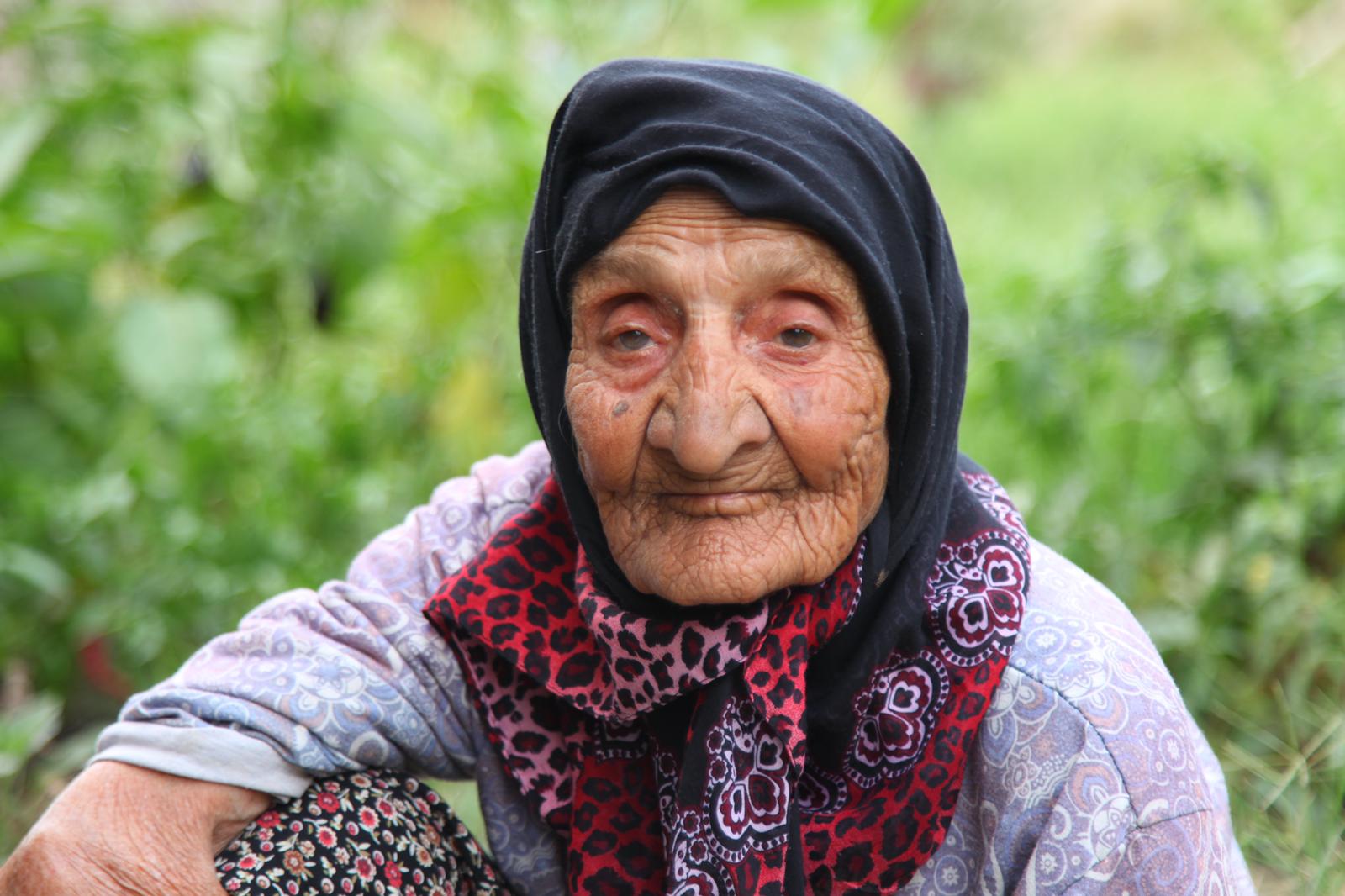 Limak Enerji 30 Ağustos Zafer Bayramı’nı en yaşlı abonesi Fatma Nine ile kutladı