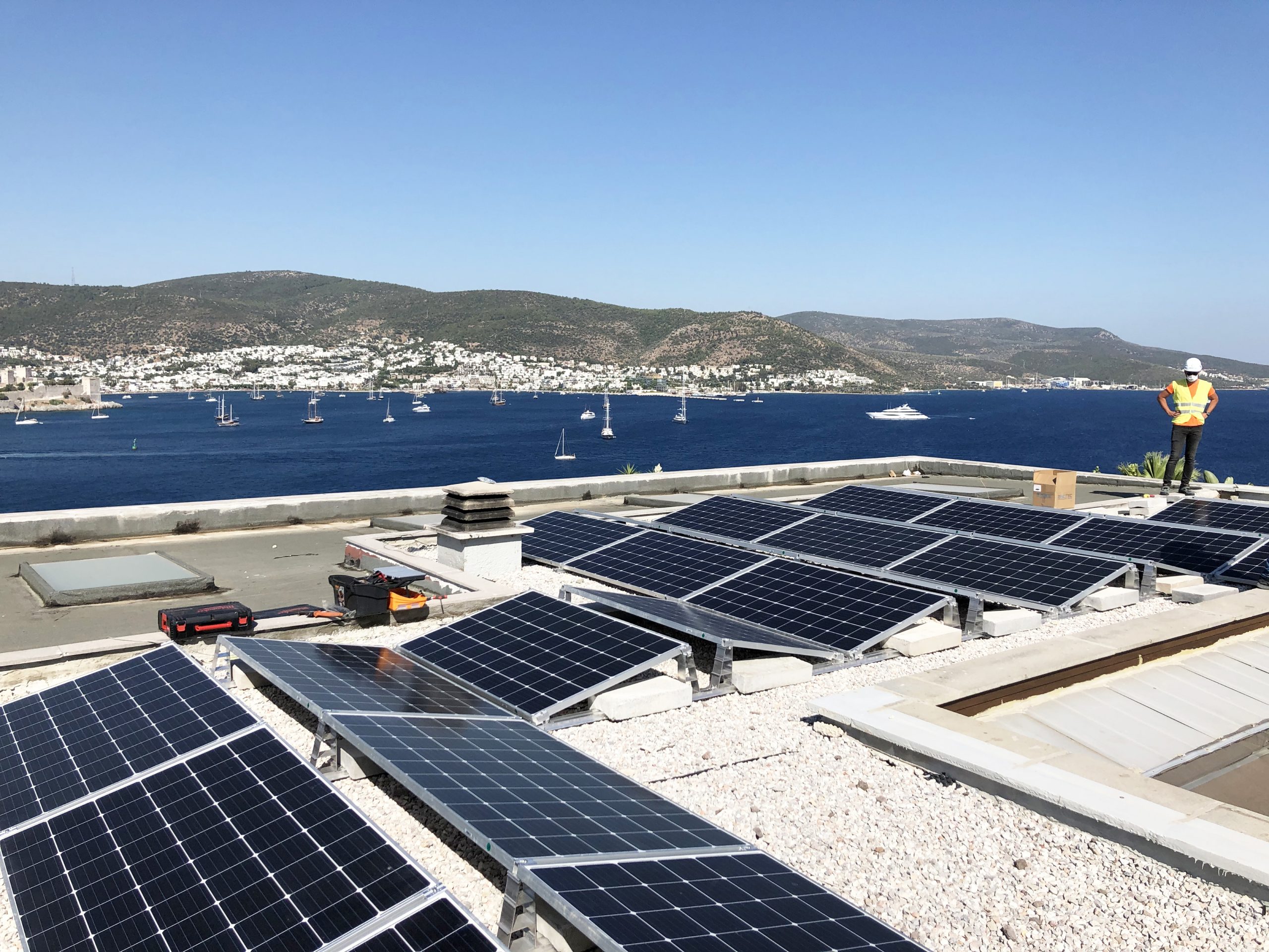 Solarçatı mavisi yurda yayılıyor