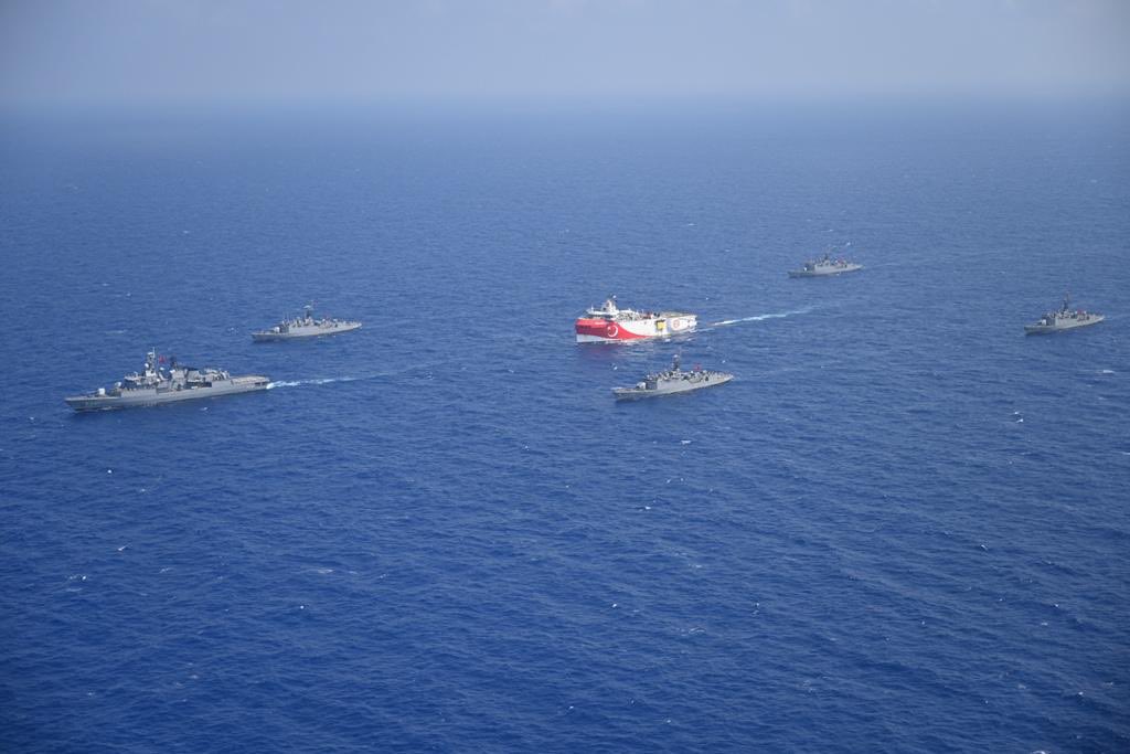 Oruç Reis’e Türk Deniz Kuvvetleri refakat ediyor