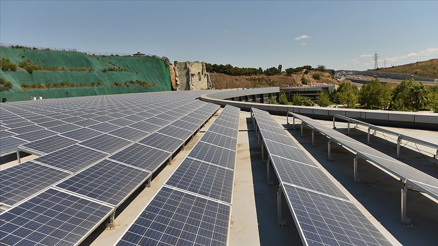 İstanbul’un kamu alanındaki en büyük güneş enerji santrali kuruldu