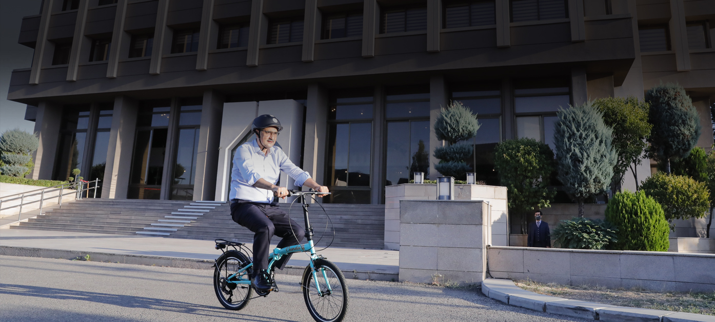Bakan Dönmez, sağlıklı yaşam için pedal çevirdi