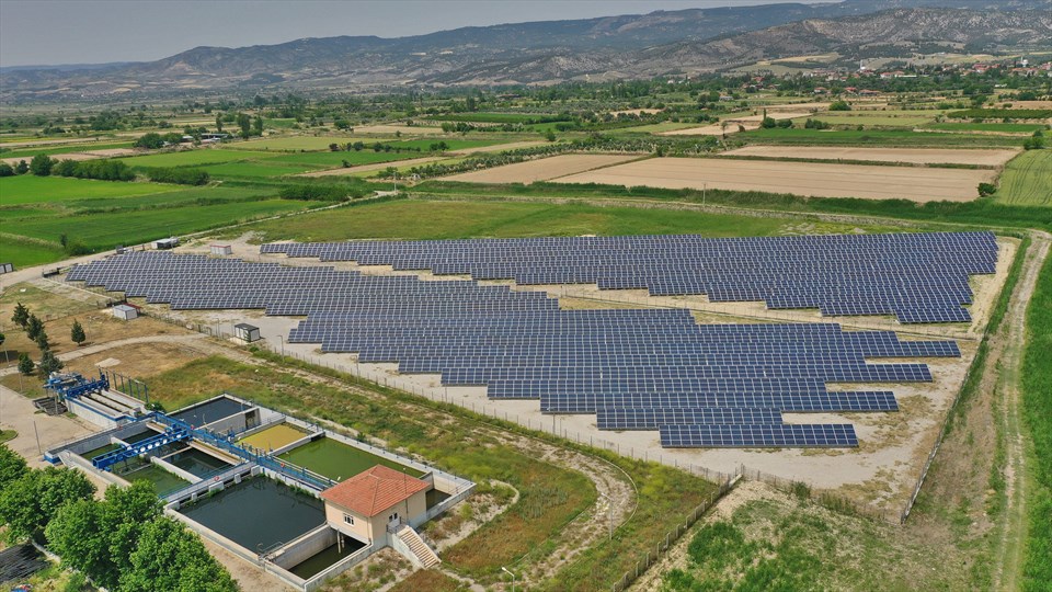 Denizli BB, güneş tarlaları ile 4,1 milyon KWh elektrik enerjisi üretti