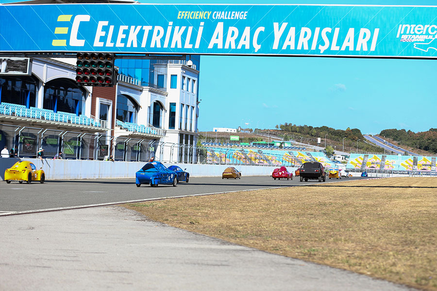 Elektrikli araçlar F1 pistinde 