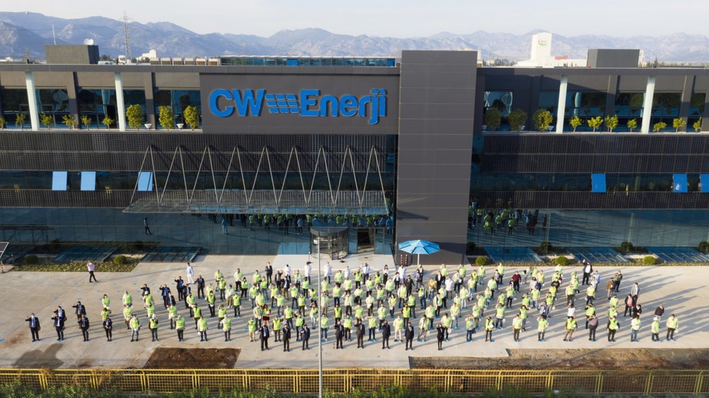 CW Enerji, Aserler Tekstil firmasının çatısına 490 kilovatlık güneş santrali kurdu