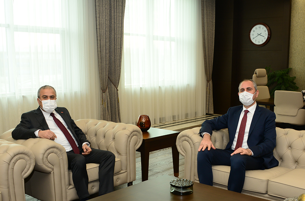 Adalet Bakanı Abdulhamit Gül, EPDK Başkanı Yılmaz’ı ziyaret etti