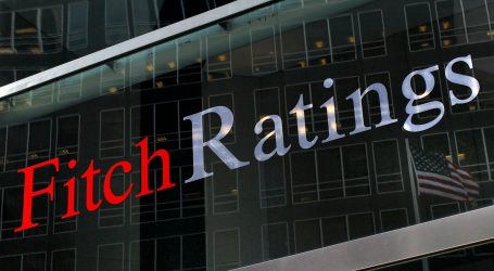 Fitch petrol fiyatları öngörüsünü yükseltti