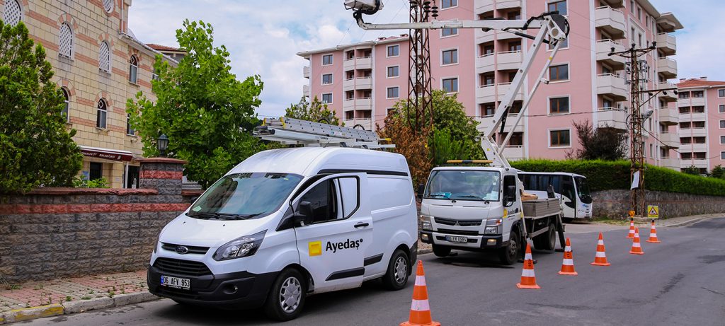 AYEDAŞ, yılın ilk yarısında Anadolu Yakası'nı bakım ve yatırımlarıyla aydınlattı