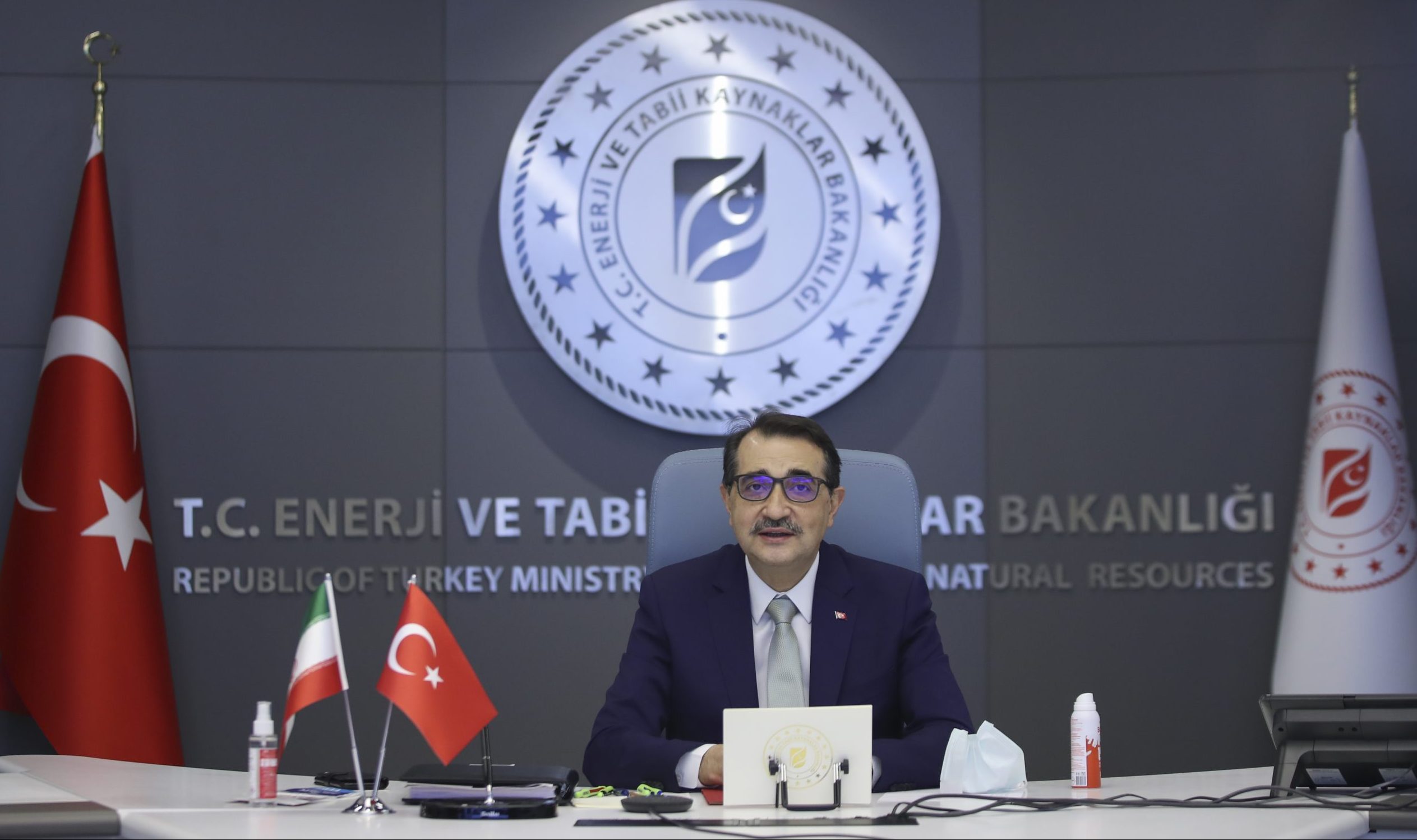 Bakan Dönmez: “Aydınlatma Mobil Takip uygulamasıyla yanmayan sokak lambası kalmayacak”