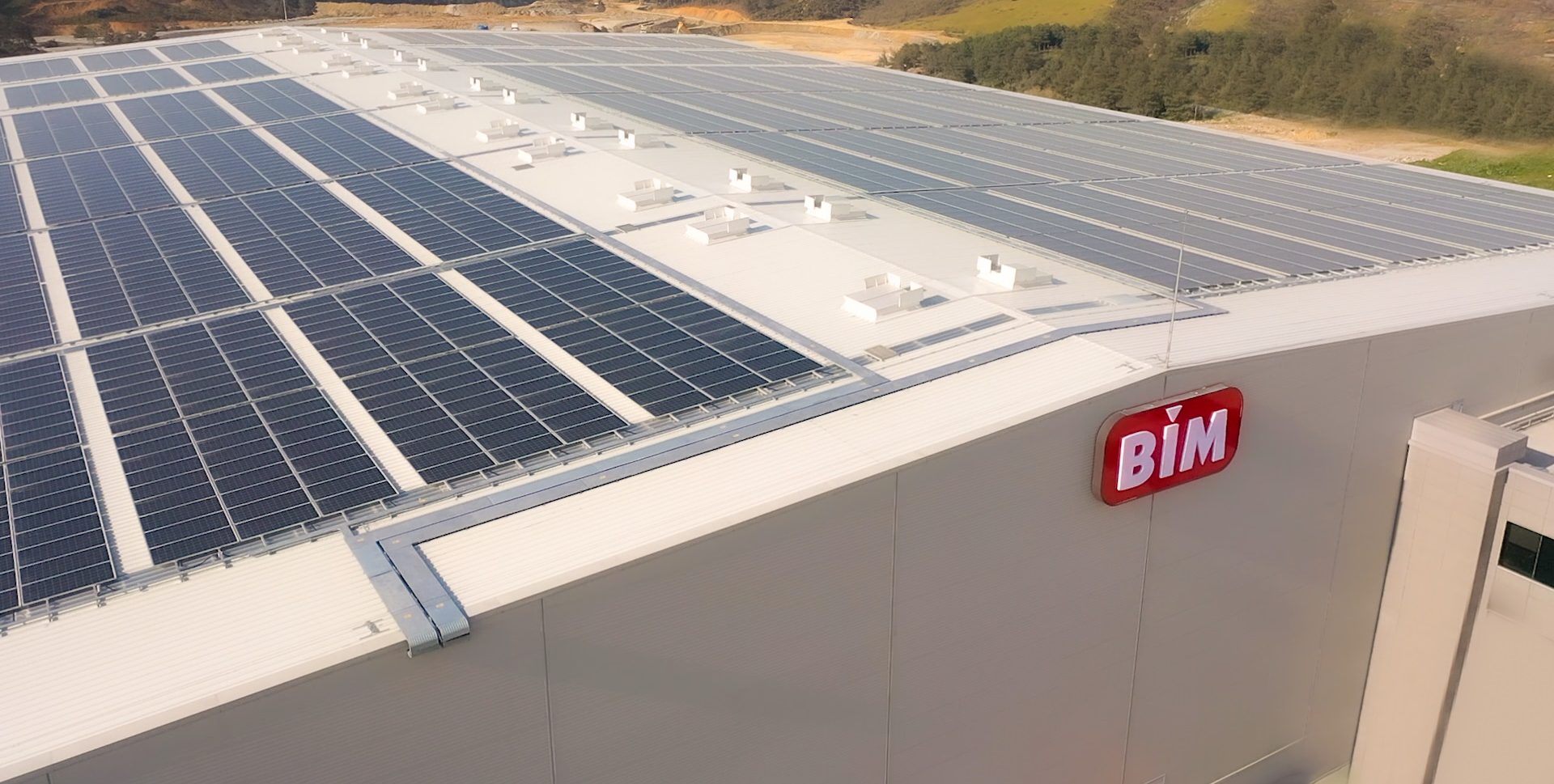 BİM İstanbul’da güneş enerjisine geçti