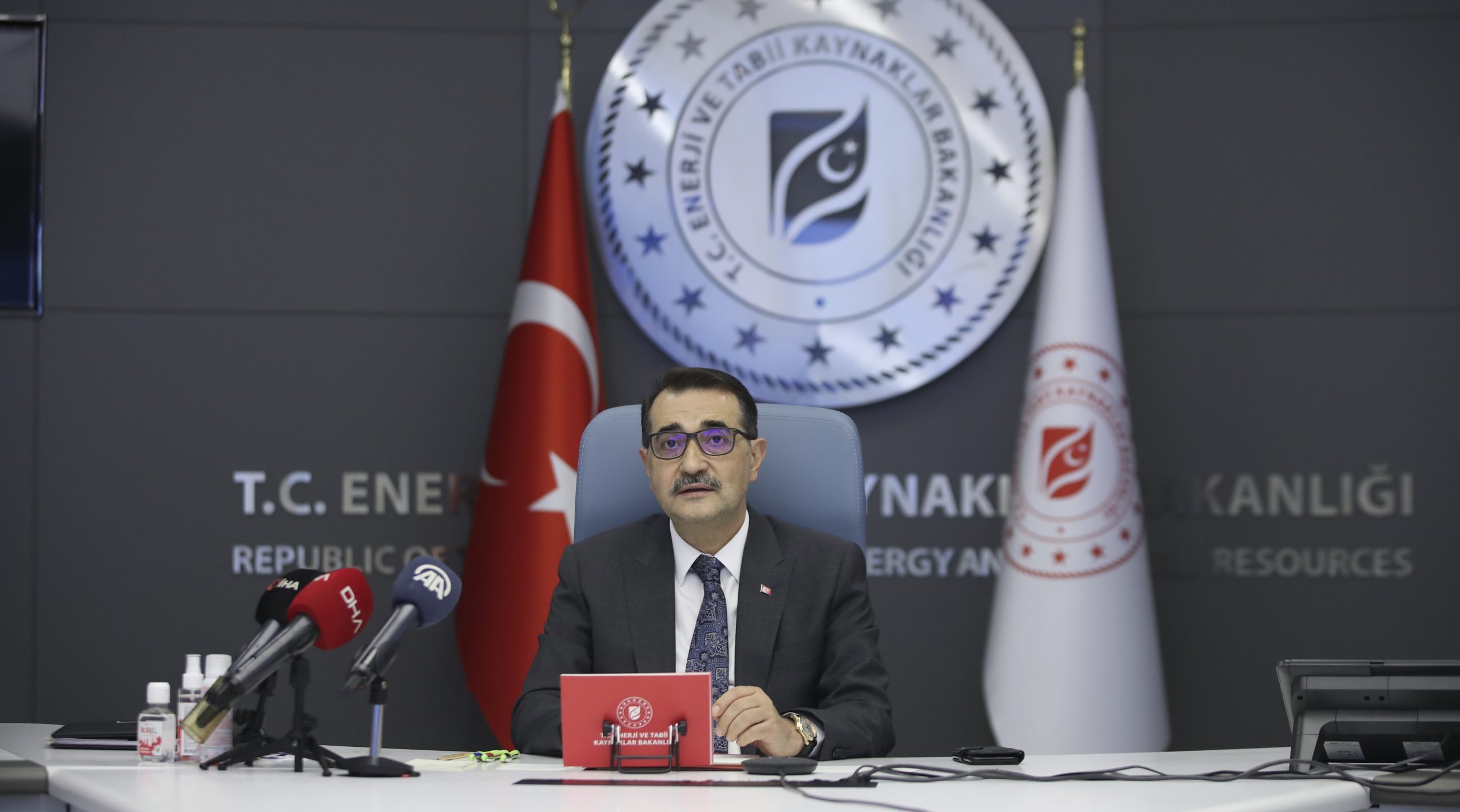 Bakan Dönmez, enerjide EBRD ile iş birliği fırsatlarını değerlendirdi