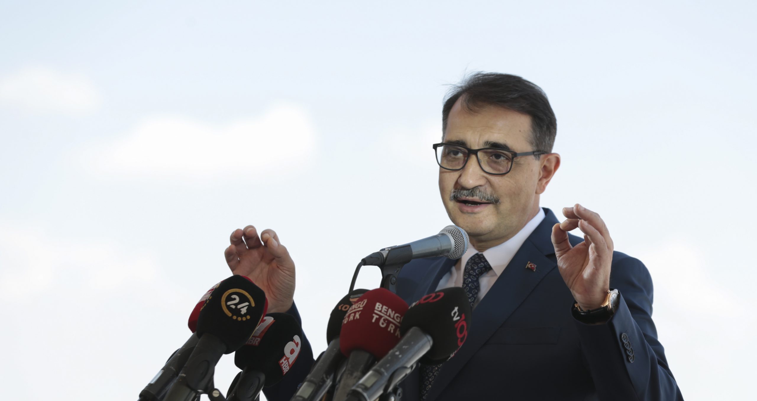 Bakan Dönmez: “Artık yerli ve temiz kaynakları enerjiye dönüştüren ekipmanları da yerlileştiriyoruz”