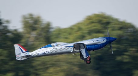 Rolls-Royce’un tamamen elektrikli “Spirit of Innovation” uçağı ilk kez gökyüzüyle buluştu