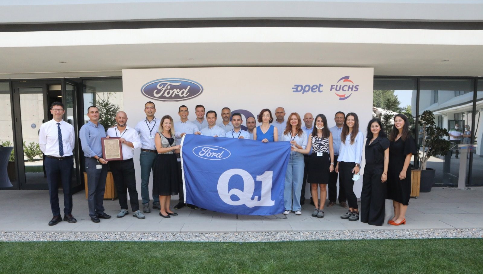 Opet Fuchs’un Aliağa’daki madeni yağ tesisine Ford Q1 Kalite Sertifikası verildi