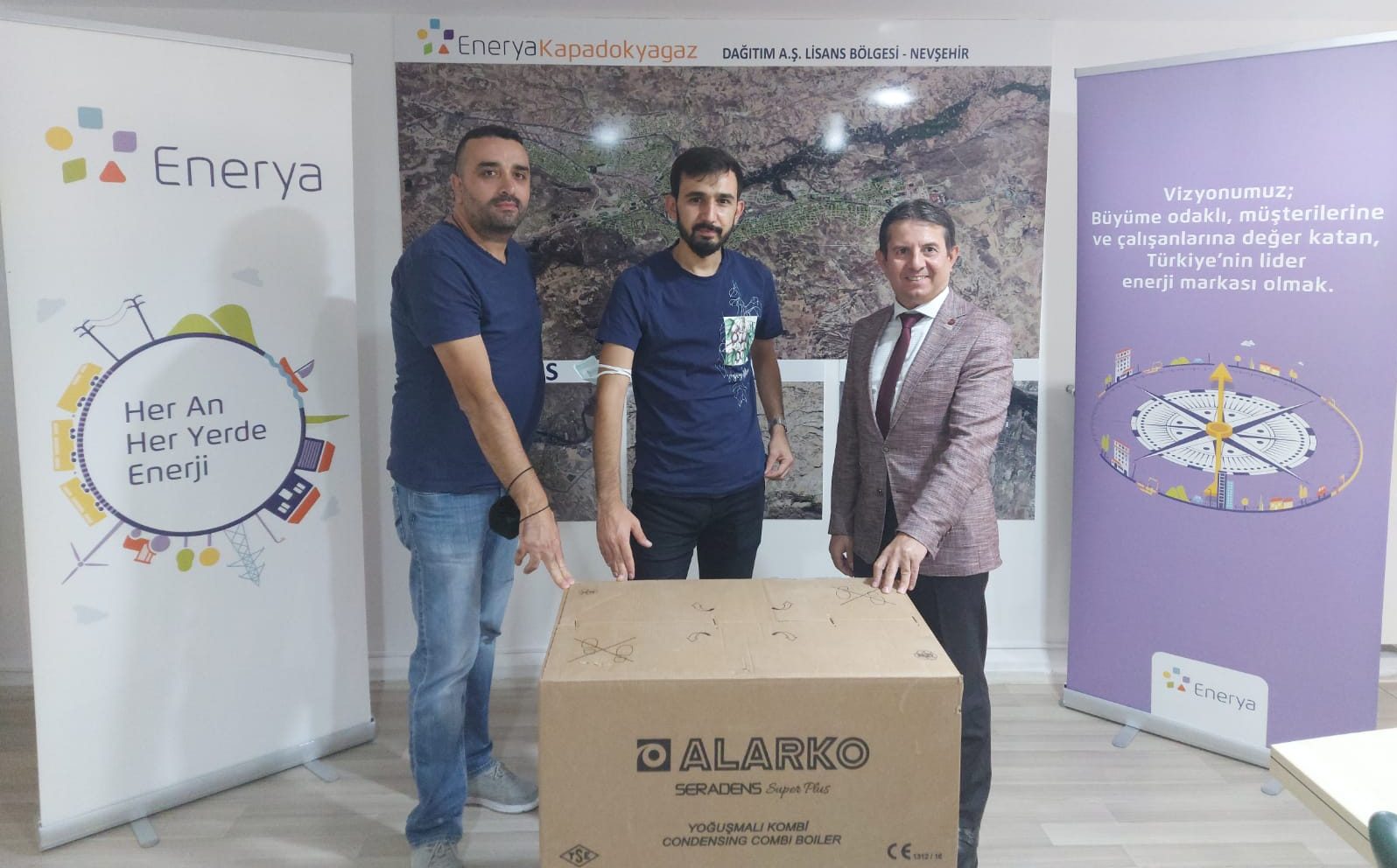Enerya Enerji, 54 abonesine kombi hediye etti