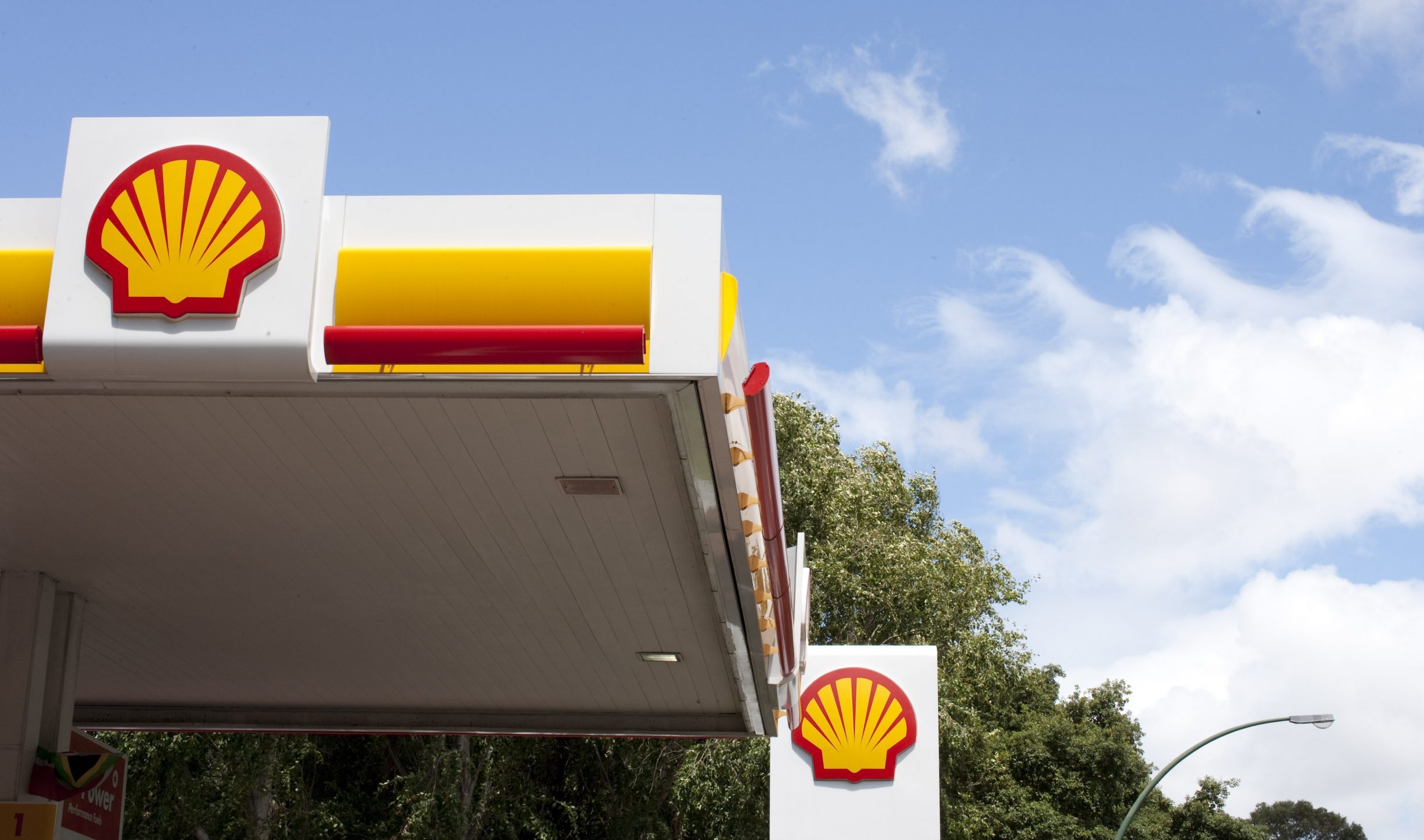 Shell, Rus petrol ve gaz yatırımlarından çekilecek, spot ham petrol alımını durduracak