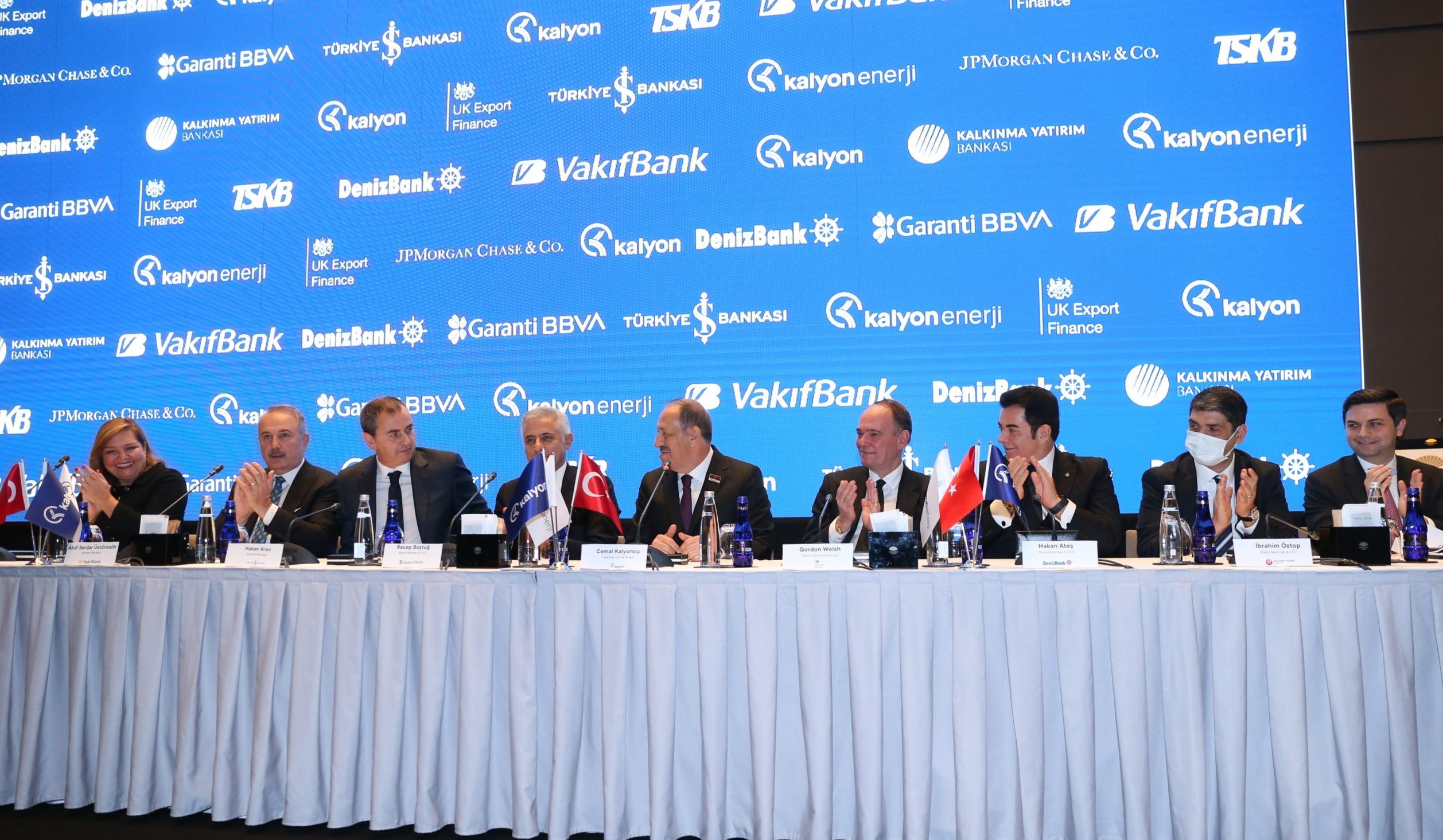 Türkiye’nin en büyük güneş enerjisi santrali için 812 milyon dolarlık finansman anlaşması imzalandı