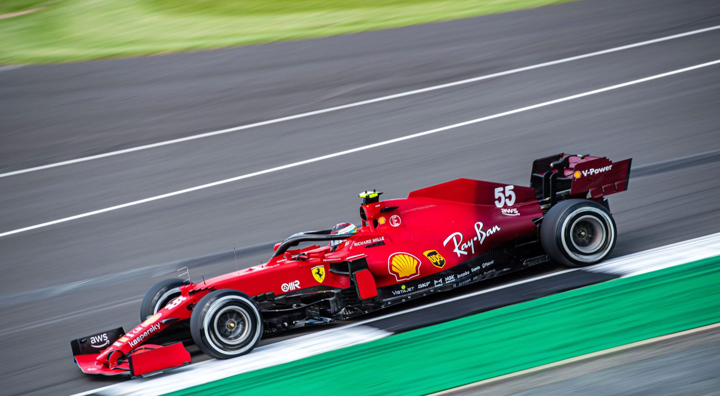 Shell ve Ferrari’nin, 70 yılı aşkın inovasyon ortaklığı İstanbul pistlerinde