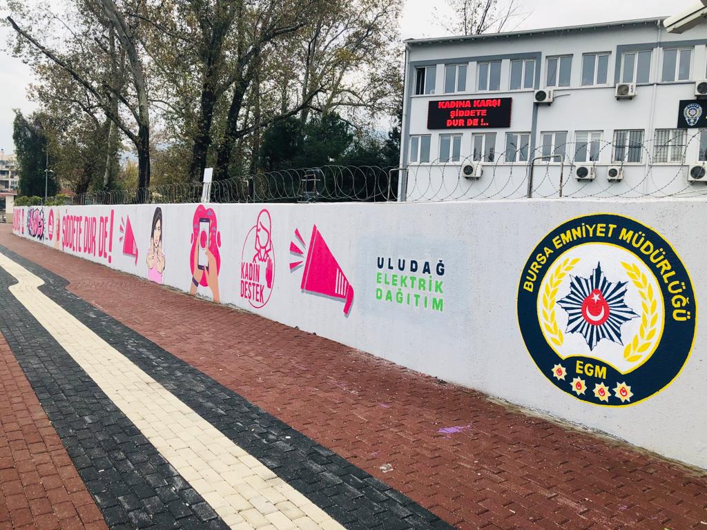UEDAŞ, kadına şiddeti önlemek için duvarları renklendirdi