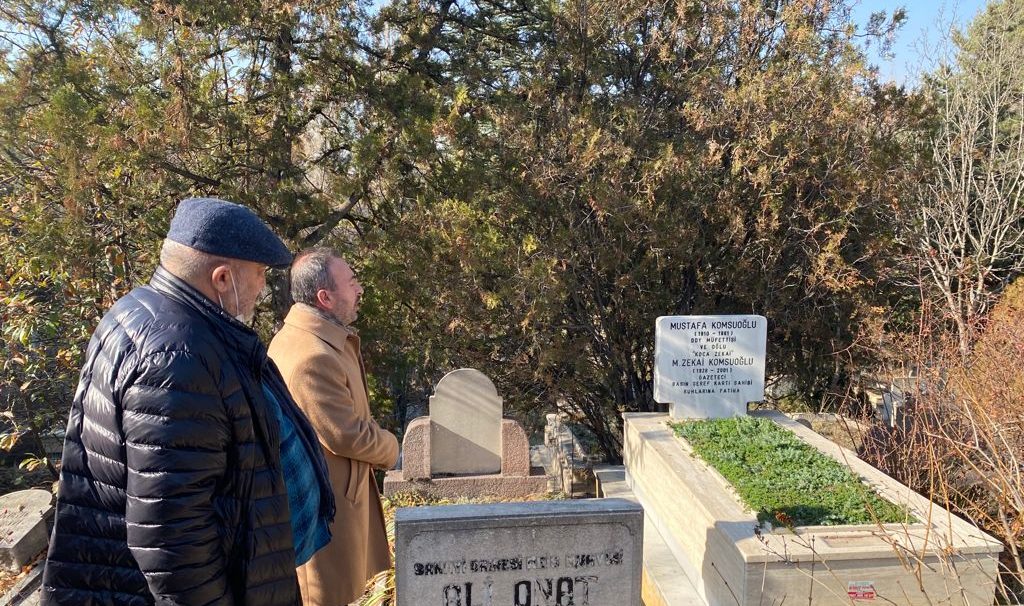 Kurucumuz M. Zekai Komsuoğlu kabri başında anıldı