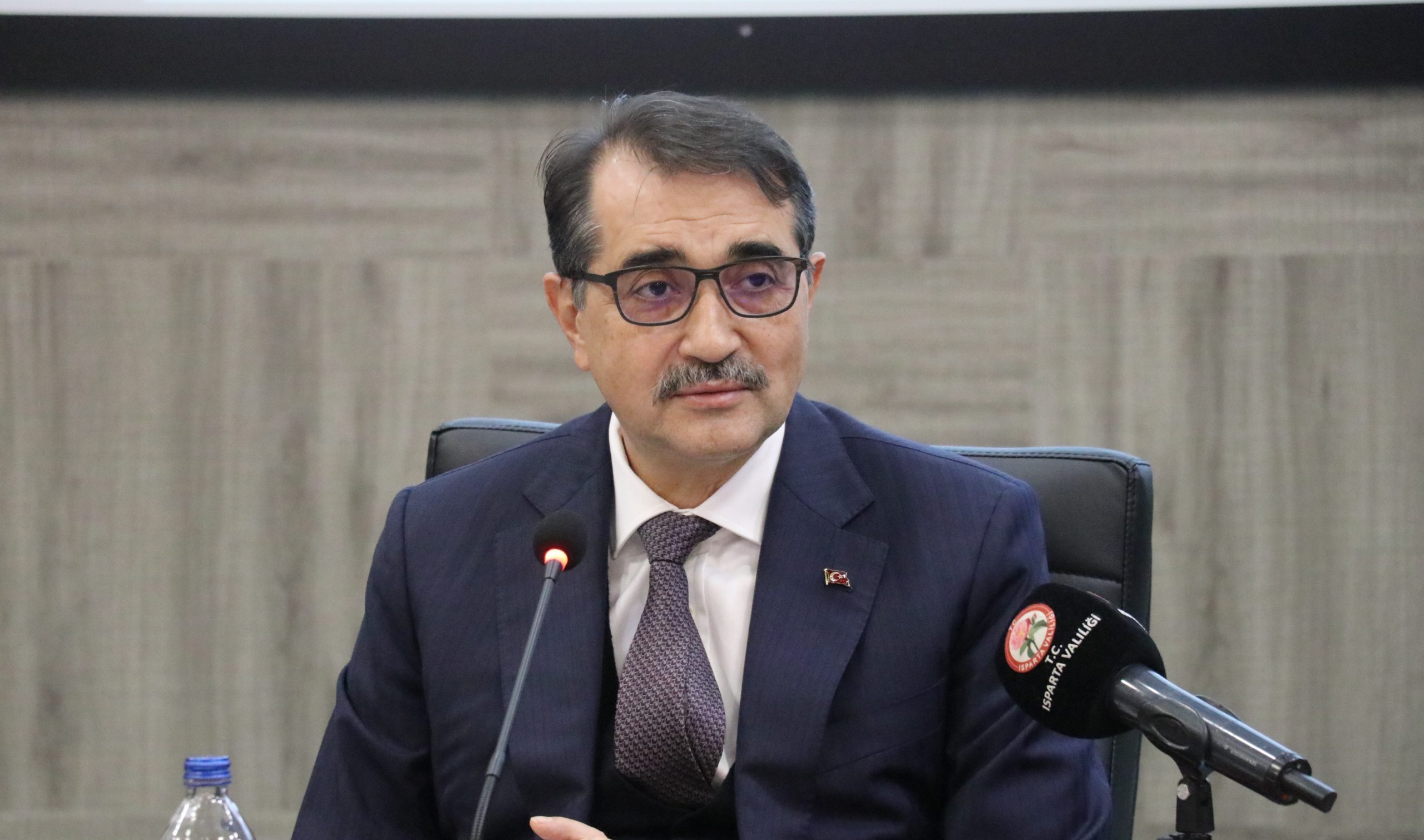 Bakan Dönmez: “Maden ve Petrol İşleri Genel Müdürlüğü ekipleri olay yerine intikal ederek kazanın nedeniyle ilgili incelemelerini ve denetimlerini başlattı”