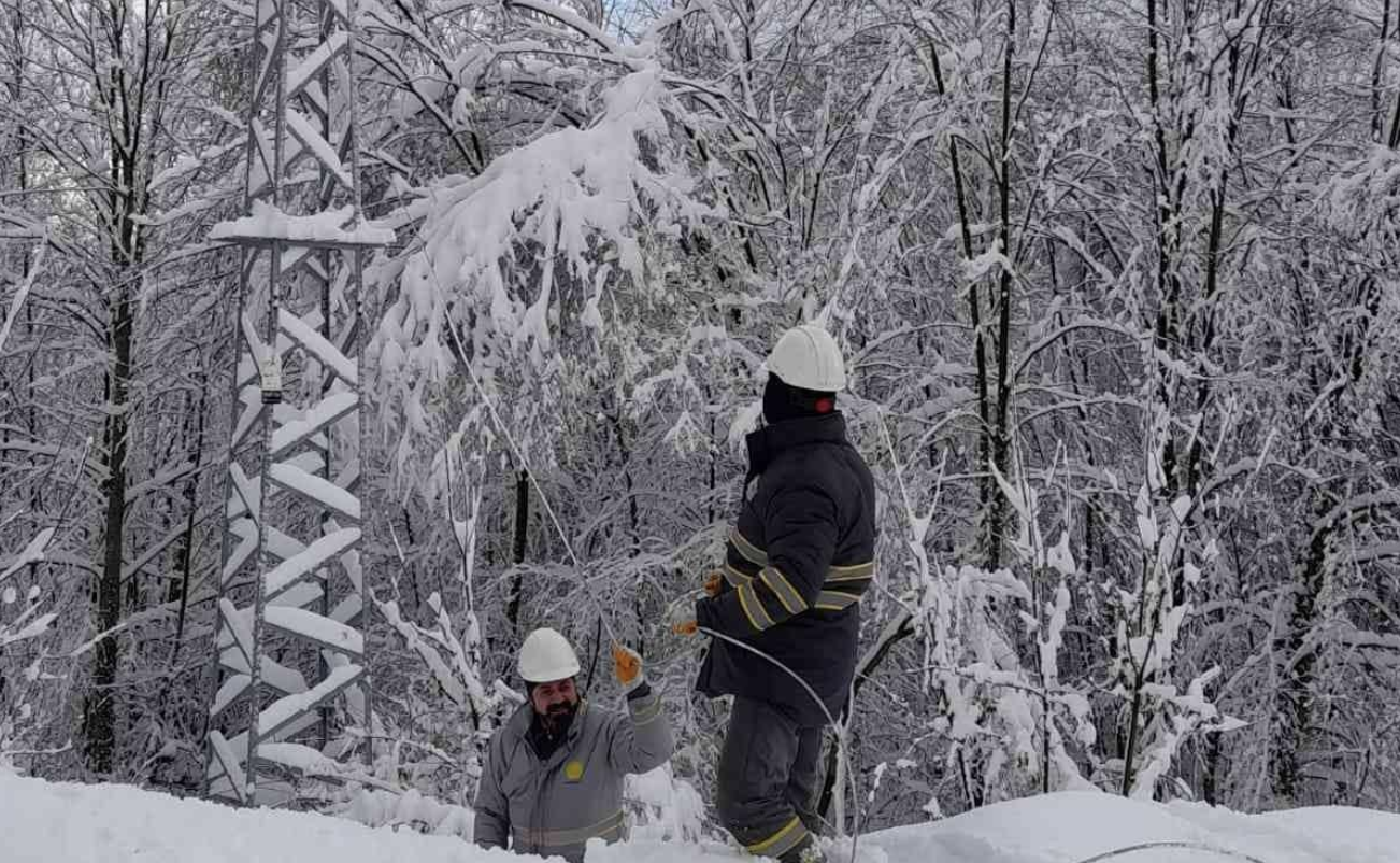 Başkent EDAŞ Batı Karadeniz’de kesintisiz elektrik için sahada