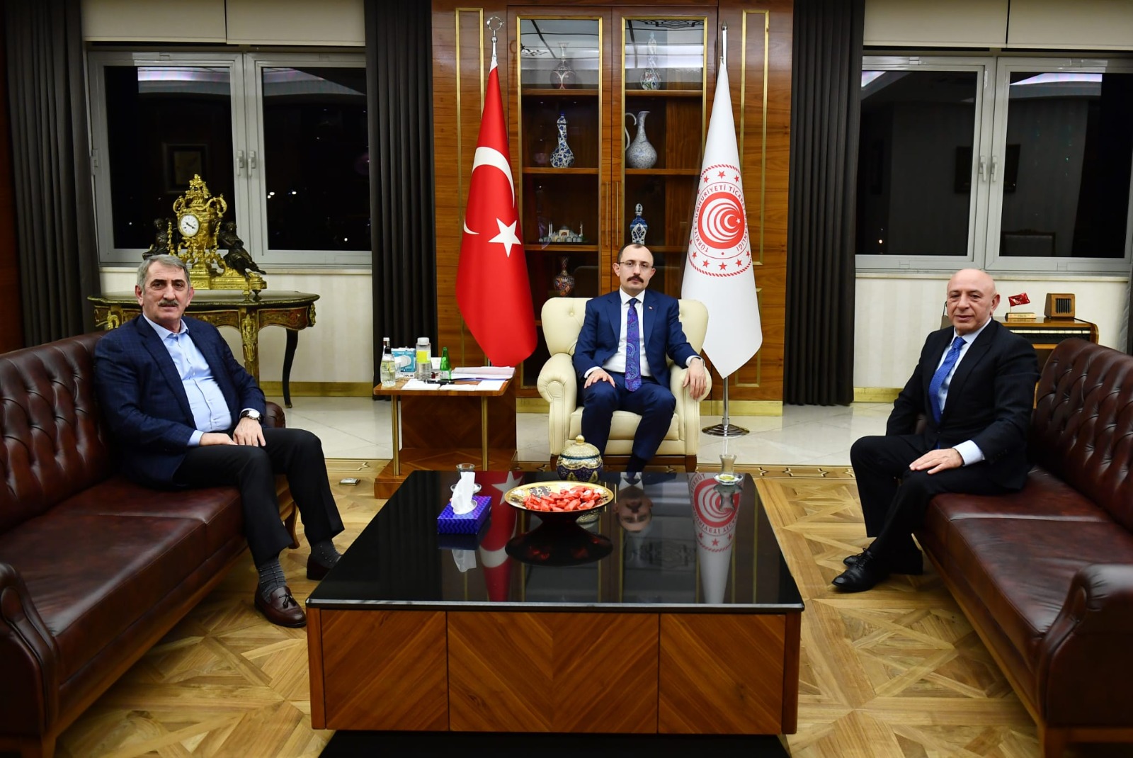 PÜİS Genel Başkanı Okumuş, akaryakıt bayilerinin sorunlarına çözüm bulmak amacıyla bir dizi ziyarette bulundu