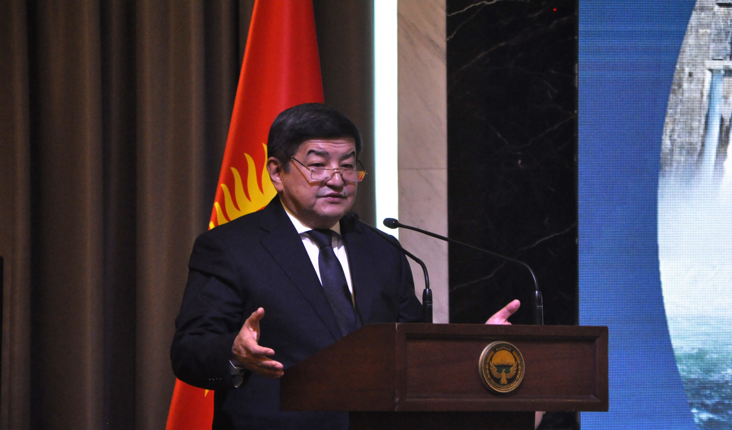 Kırgızistan’da “Sürdürülebilir Enerjiye Geçiş: Engeller ve Çözümler” forumu düzenlendi