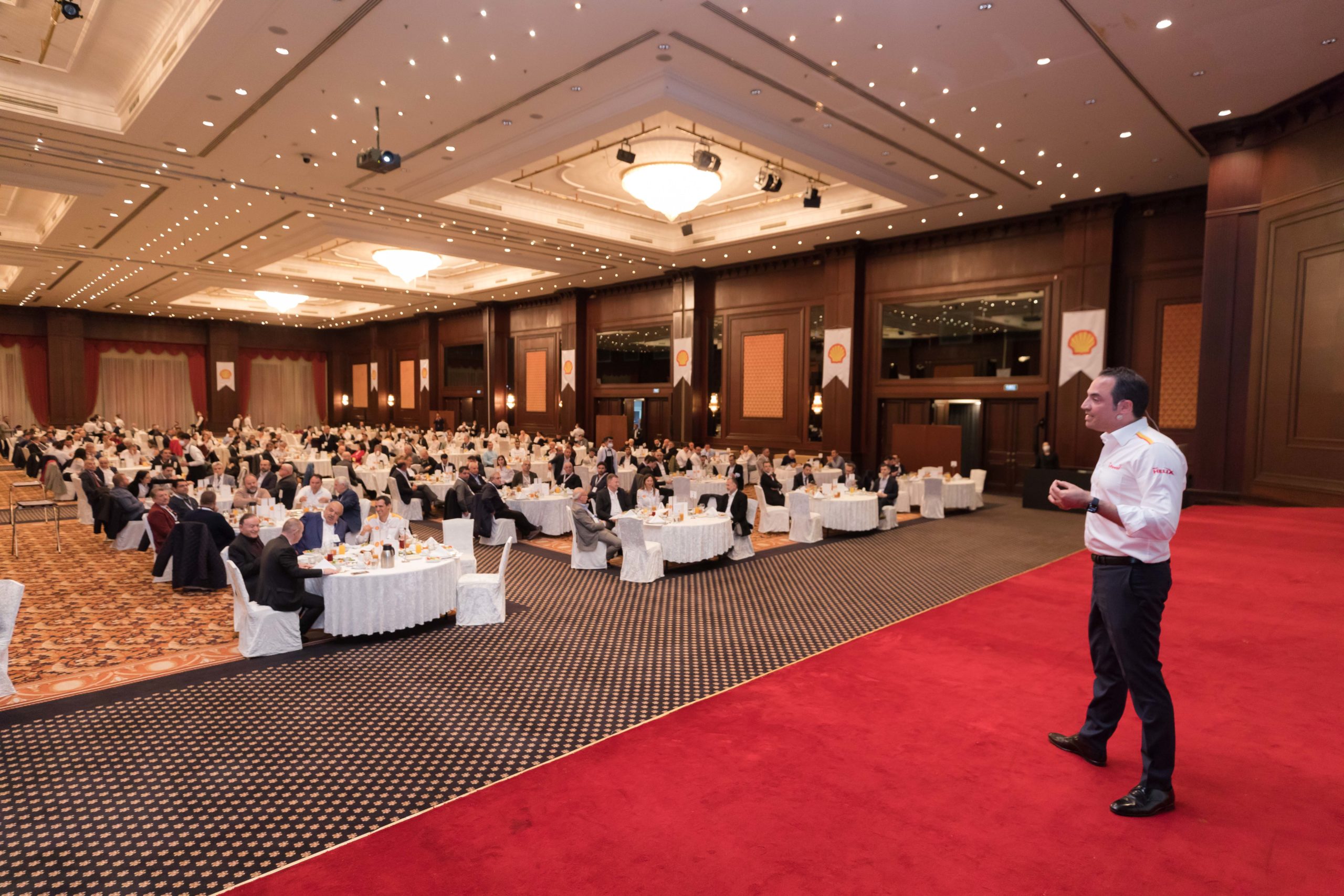 Shell & Turcas, iftar yemeğinde iş ortaklarıyla bir araya geldi