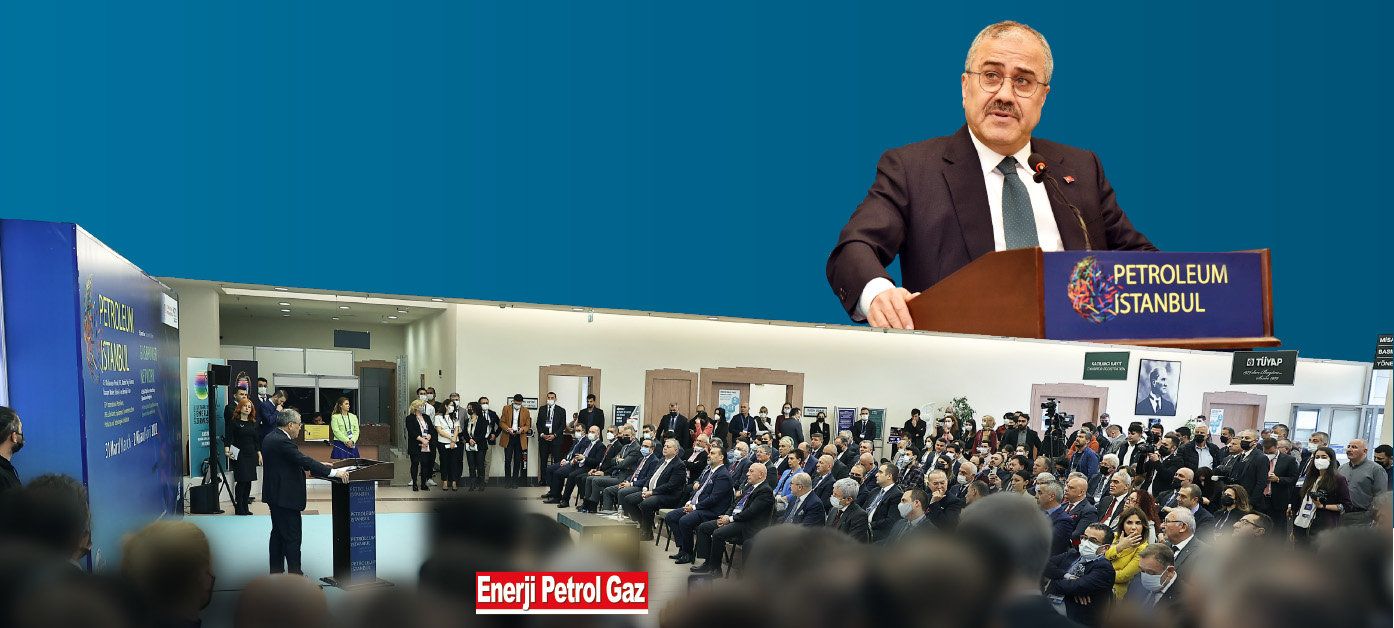 Devler sahne aldı